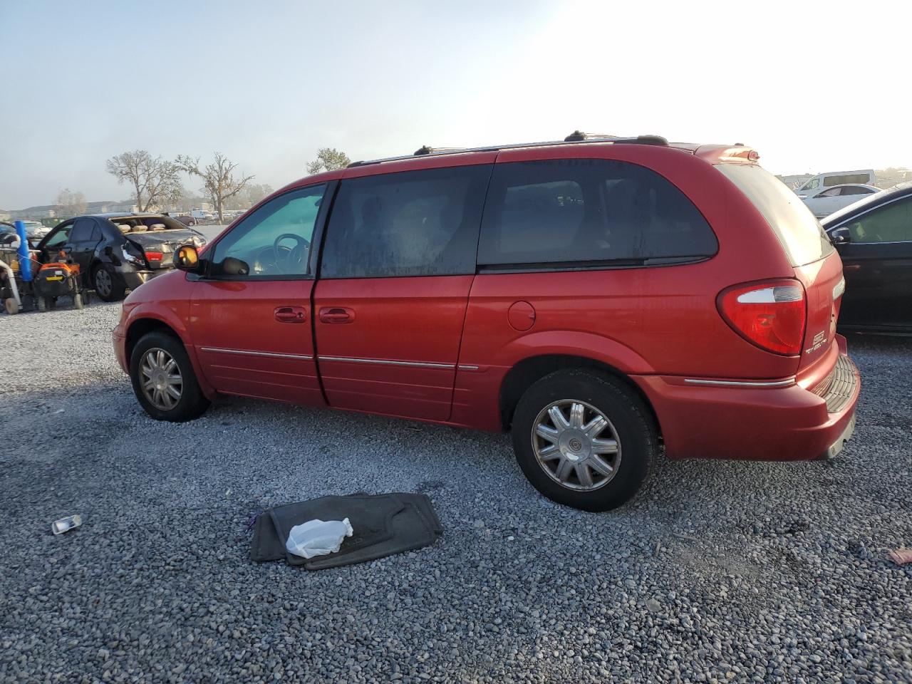 2005 Chrysler Town & Country - Image 2