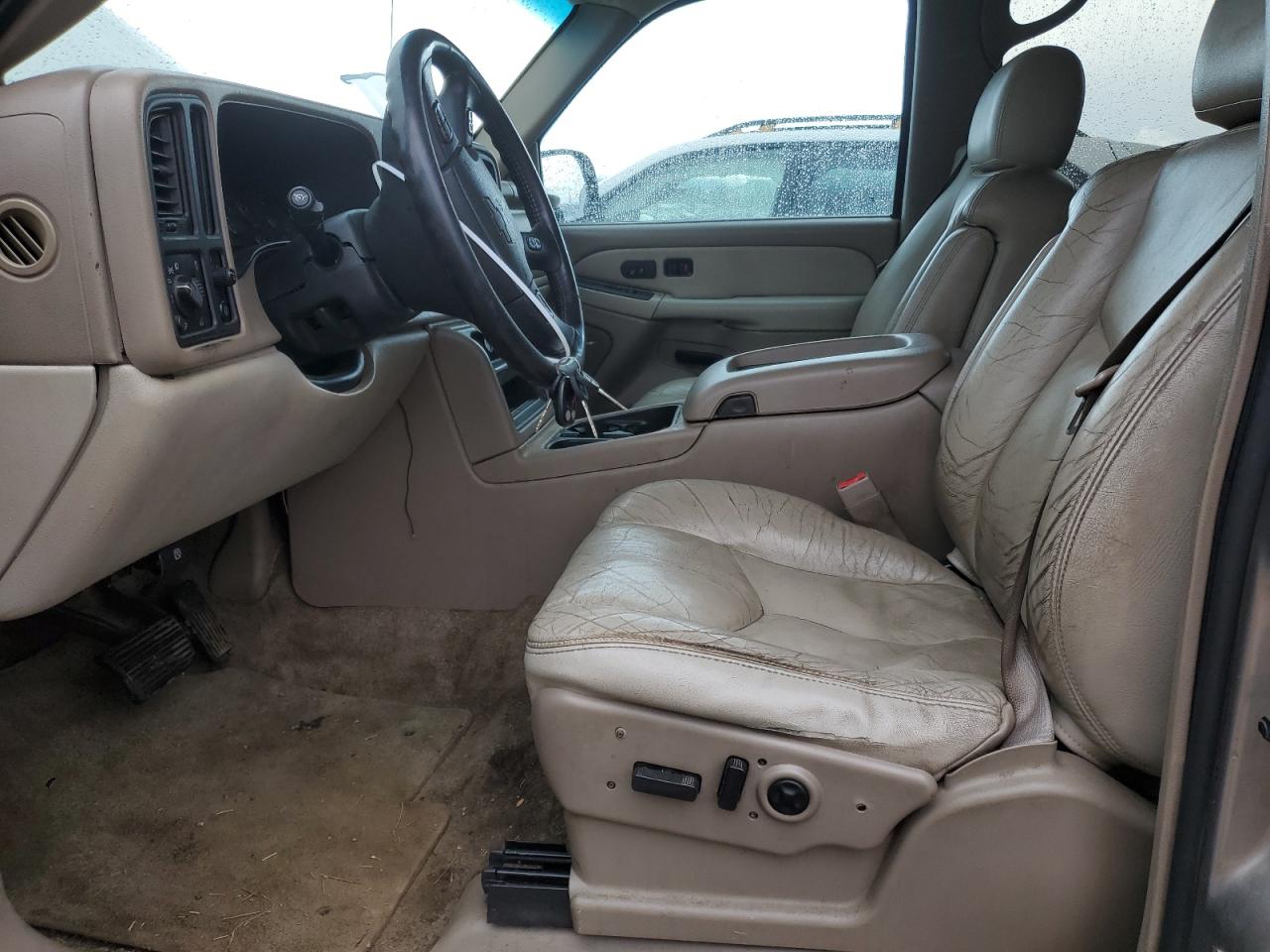 2003 Chevrolet Suburban - Image 7