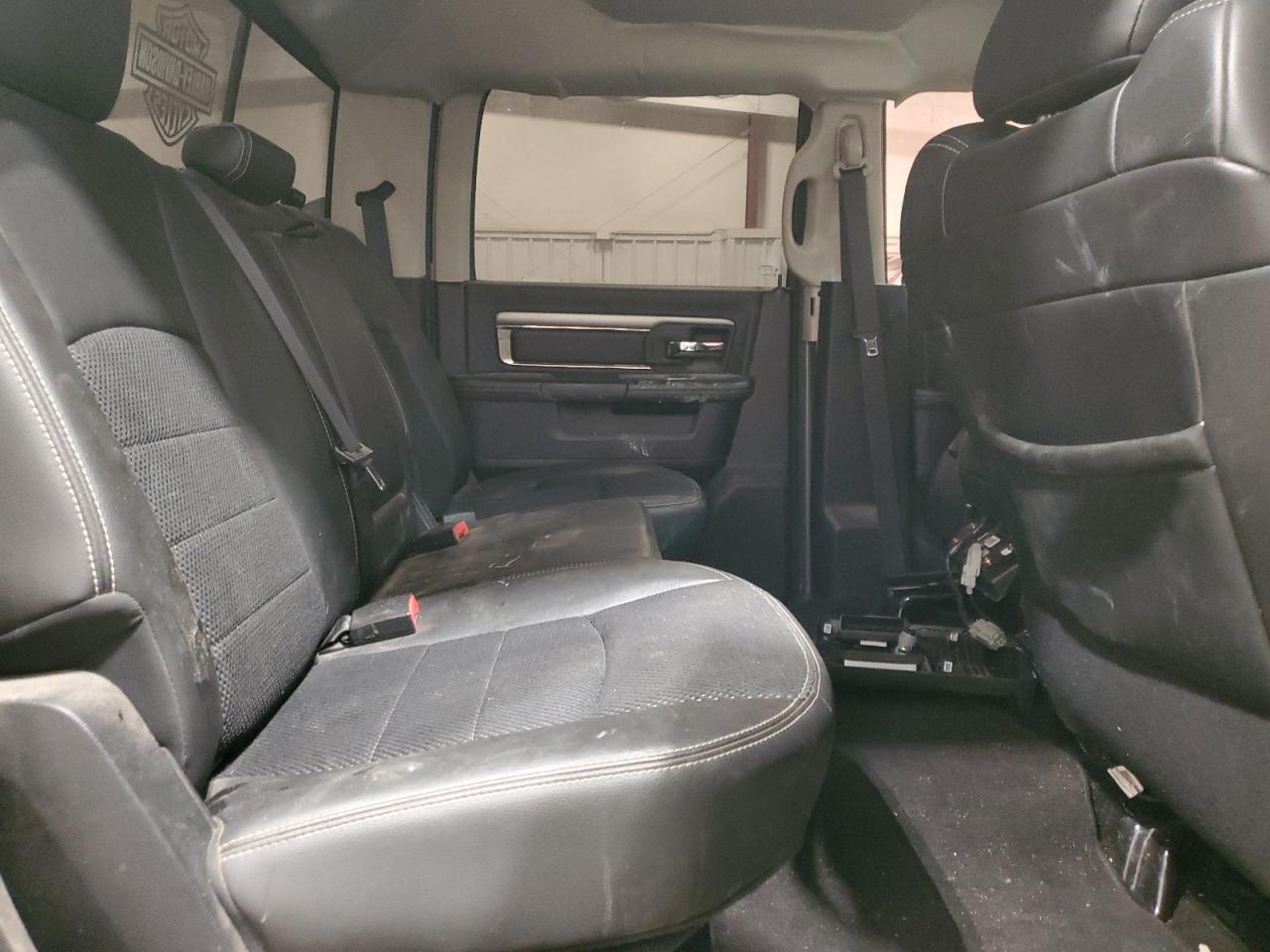 2014 RAM 1500 - Image 10