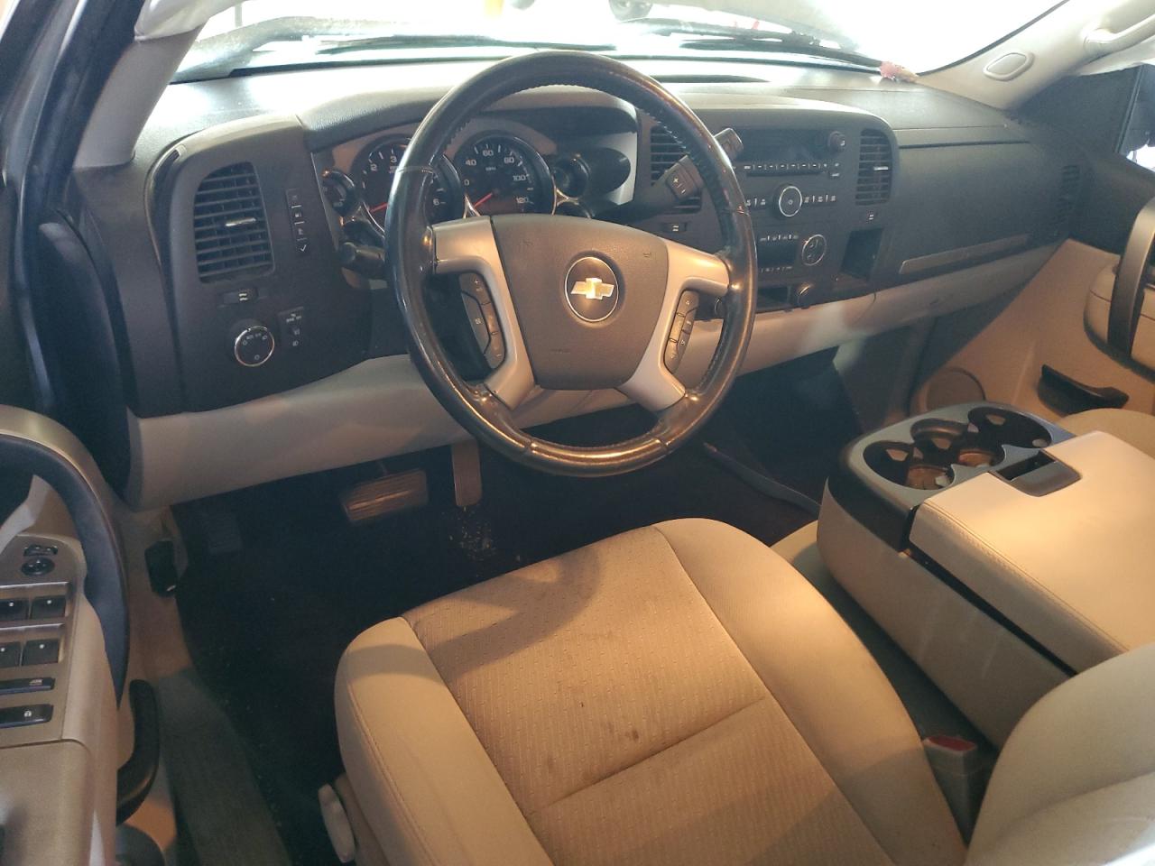 2011 Chevrolet Silverado - Image 8