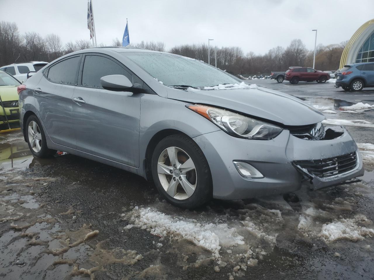 2013 Hyundai Elantra - Image 4