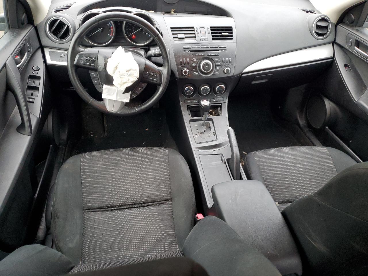 2013 Mazda 3 - Image 8