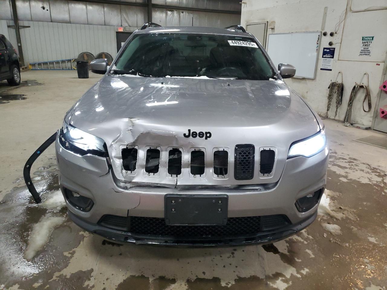 2019 Jeep Grand Cherokee - Image 5