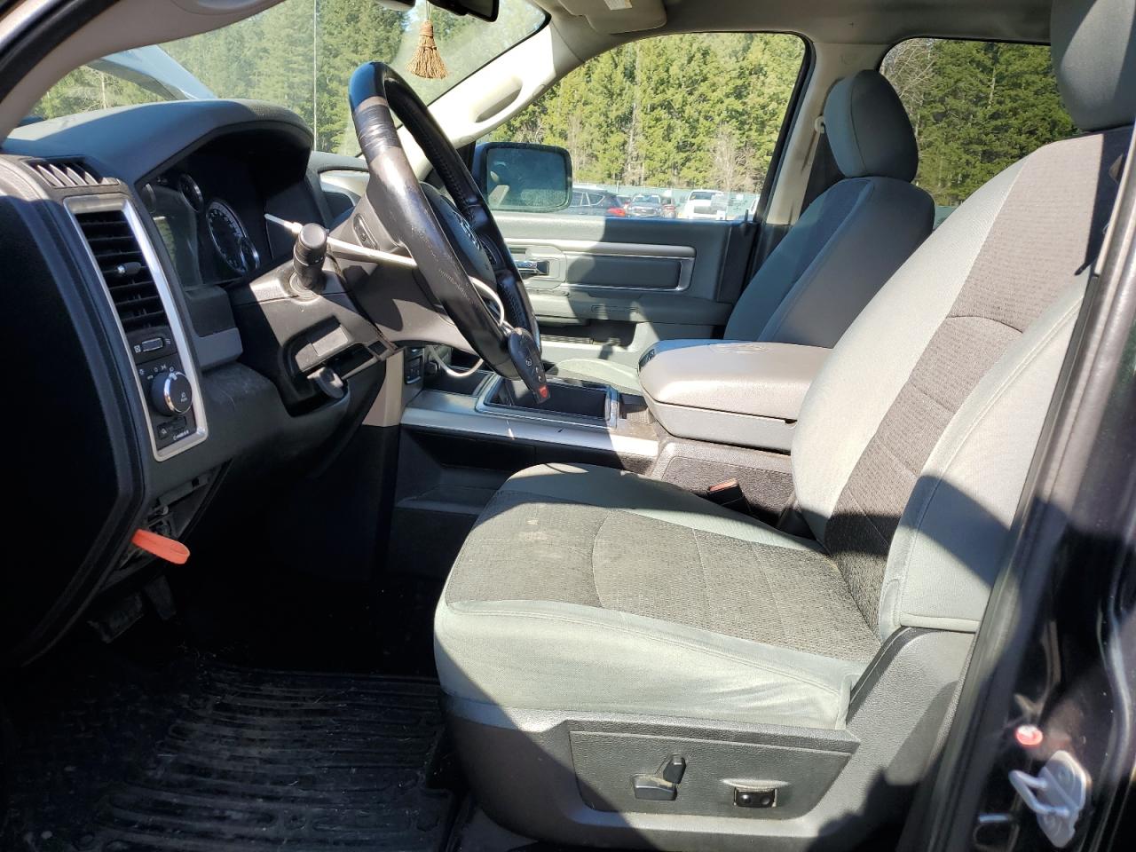 2015 RAM 1500 - Image 7