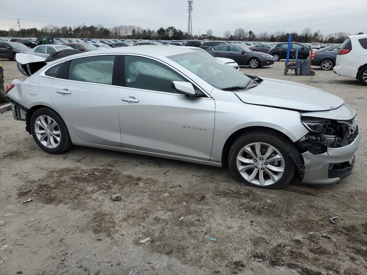 2022 Chevrolet Malibu - Image 4