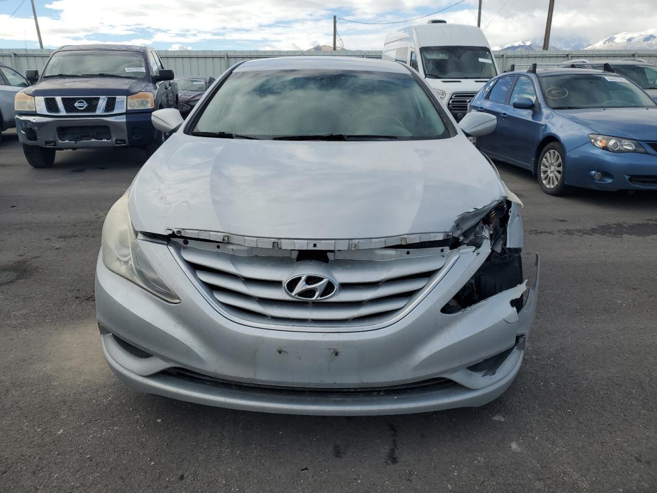 2011 Hyundai Sonata - Image 5