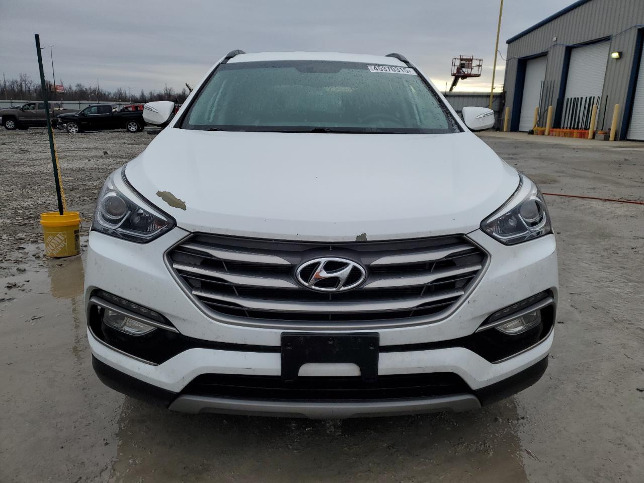 2017 Hyundai Santa Fe - Image 5