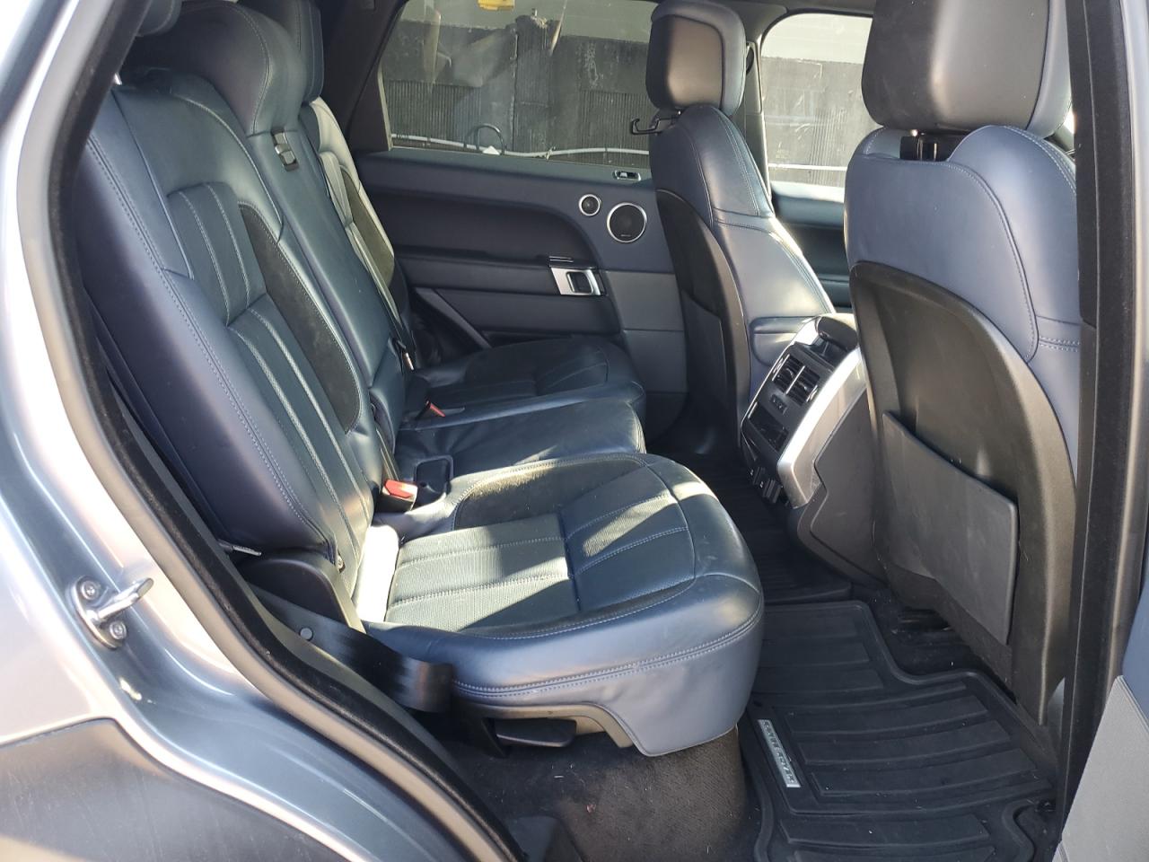 2020 Land Rover Range Rover - Image 11