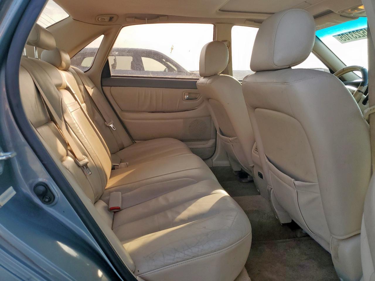 2001 Toyota Avalon - Image 10