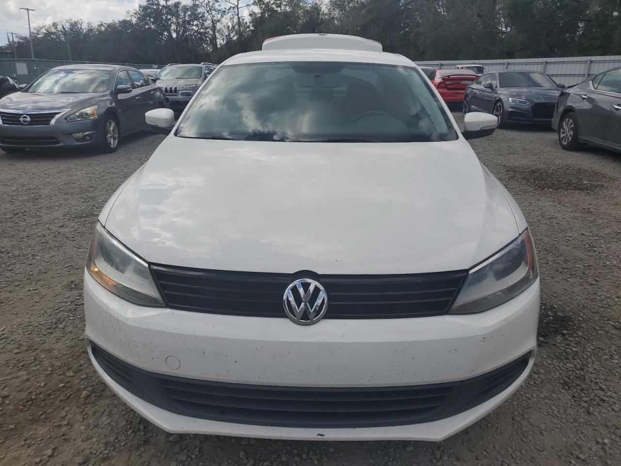 2014 Volkswagen Jetta - Image 5