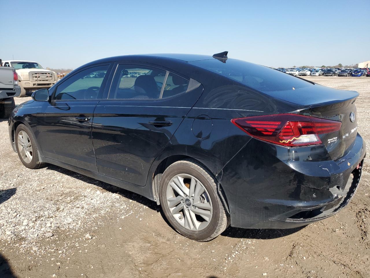 2020 Hyundai Elantra - Image 2