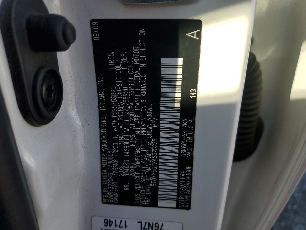 2010 Toyota Sequoia - Image 14