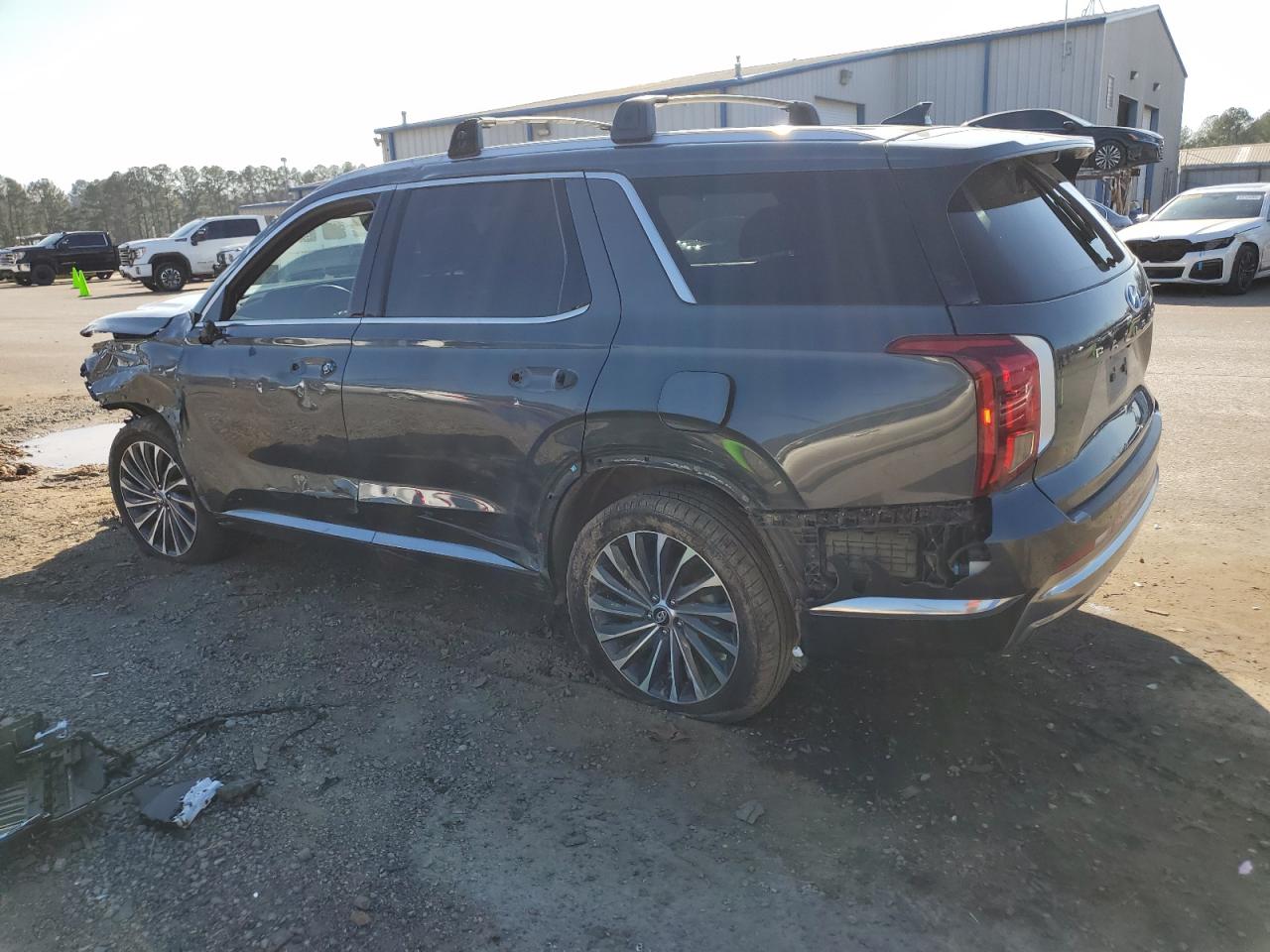 2023 Hyundai Palisade - Image 2