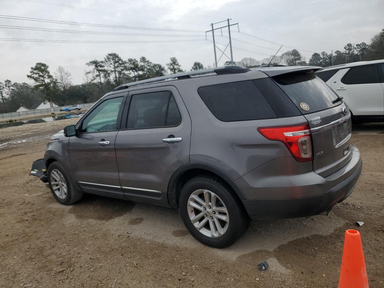 2014 Ford Explorer - Image 2