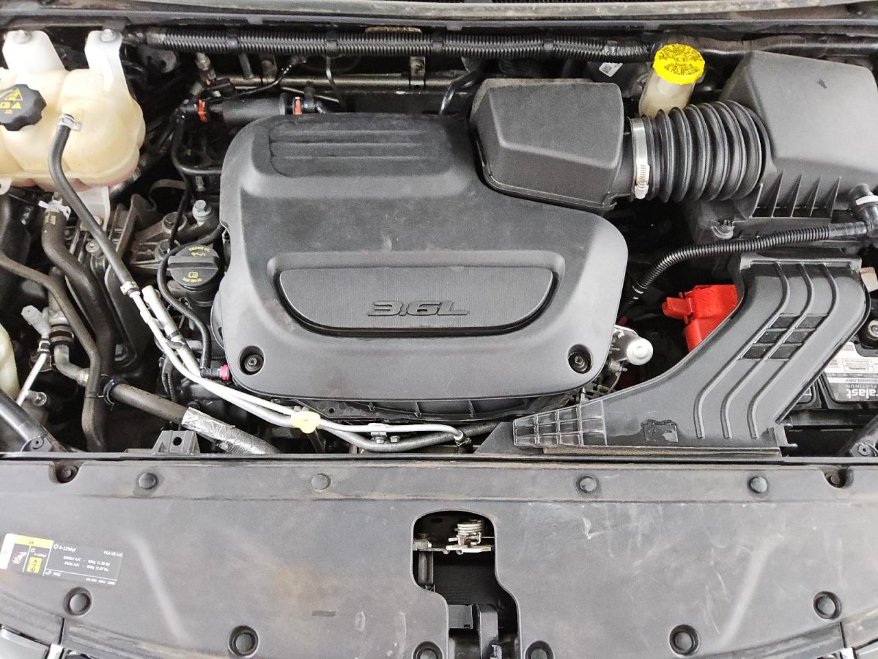2021 Chrysler Pacifica - Image 12