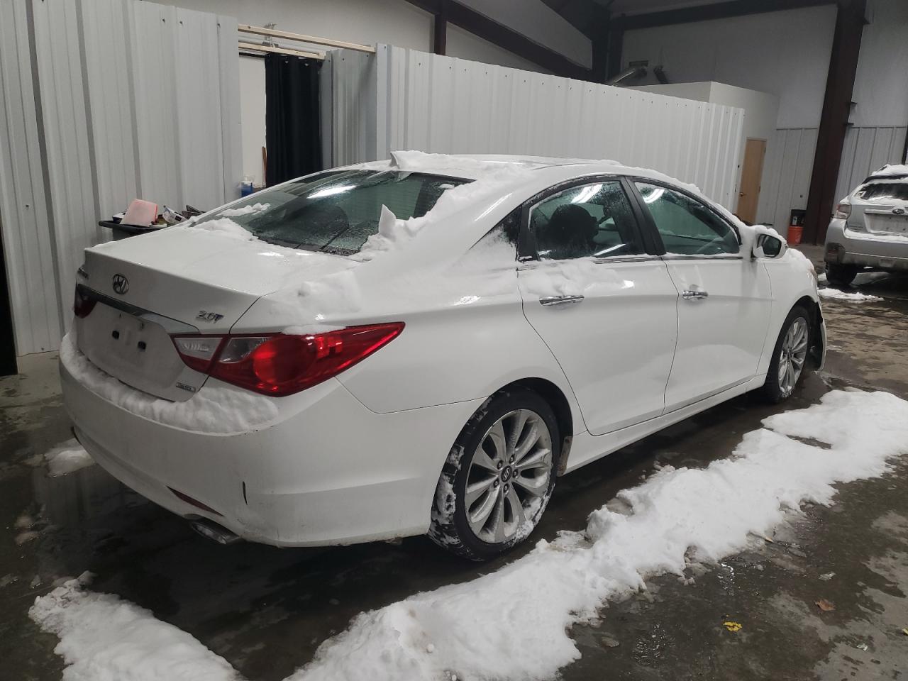 2011 Hyundai Sonata - Image 3