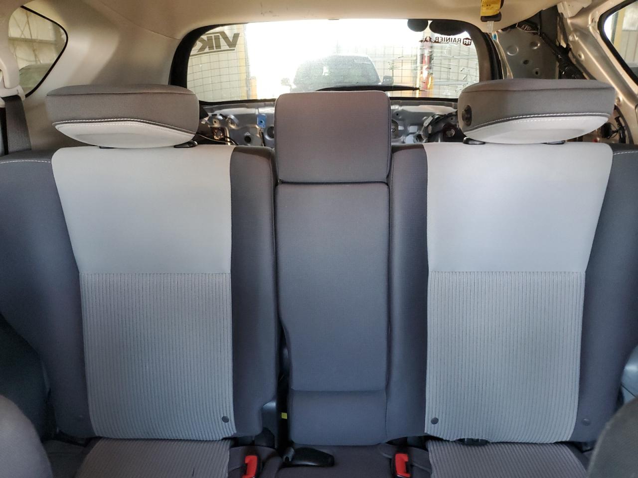 2015 Toyota RAV 4 - Image 10