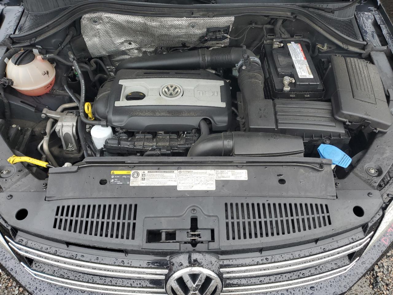 2017 Volkswagen Tiguan - Image 12