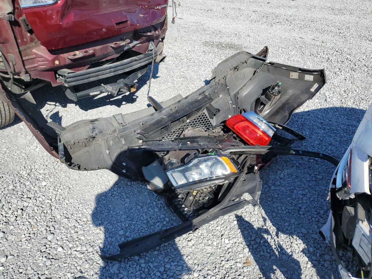 2017 Jeep Grand Cherokee - Image 13