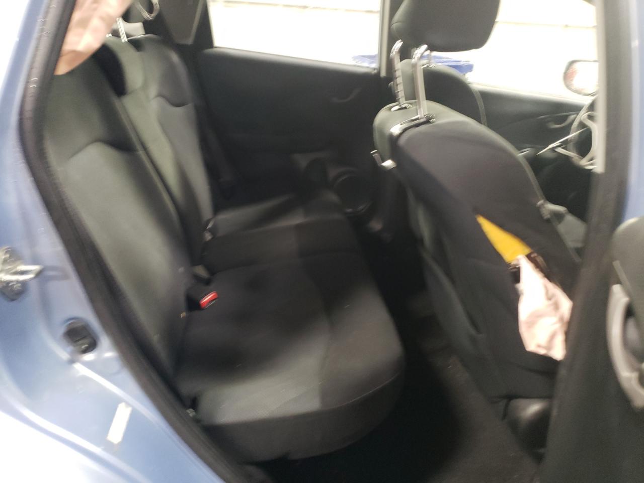2010 Honda Fit - Image 10