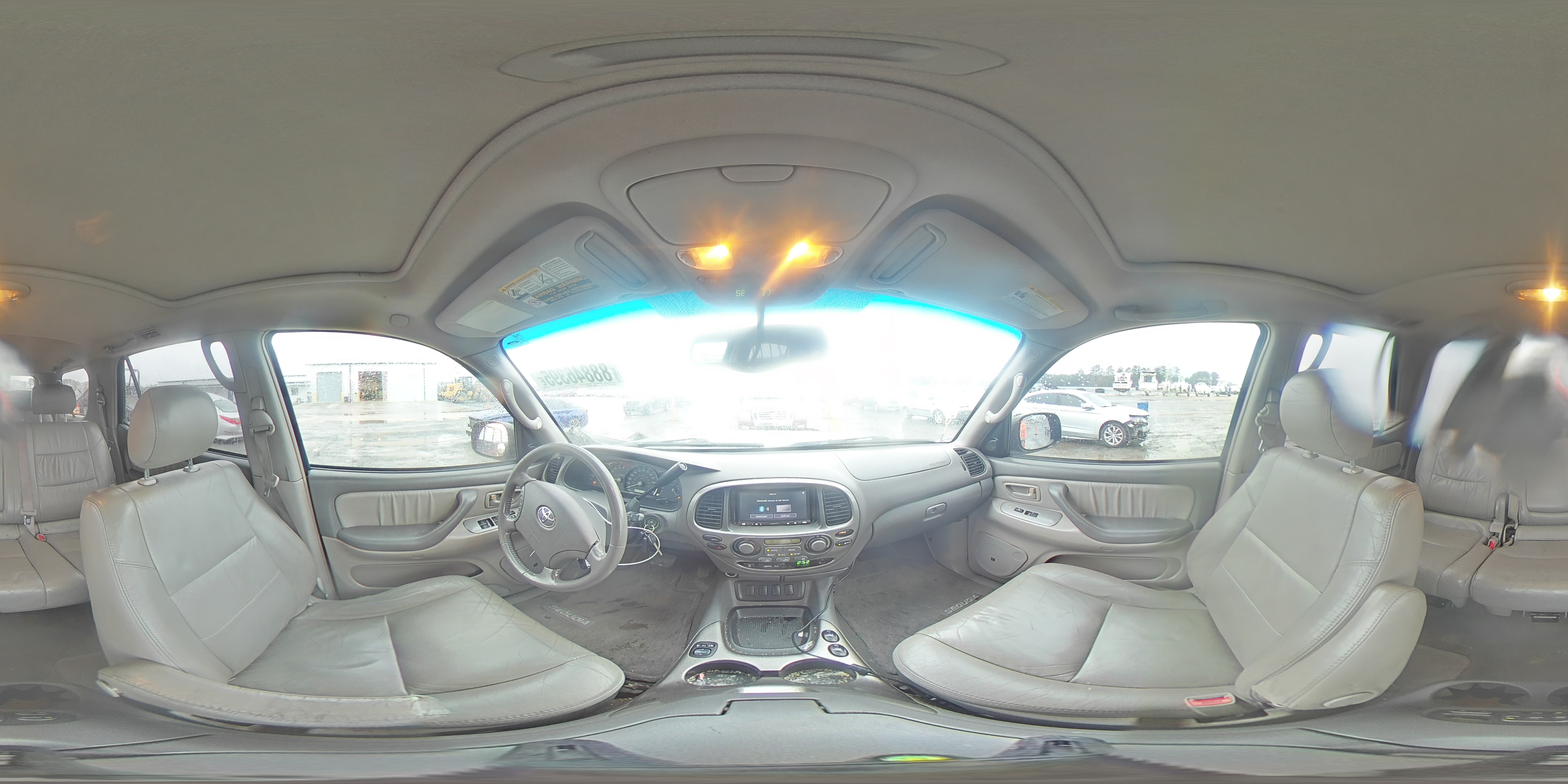 2005 Toyota Sequoia - Image 13