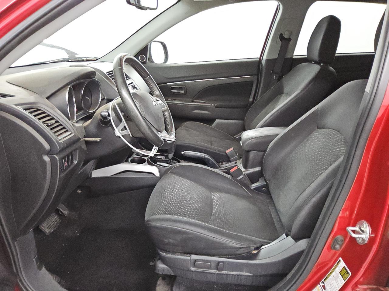 2014 Mitsubishi Outlander - Image 7