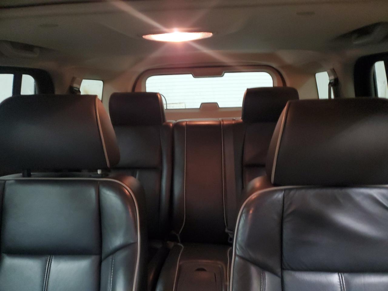 2009 Hummer H3 - Image 10