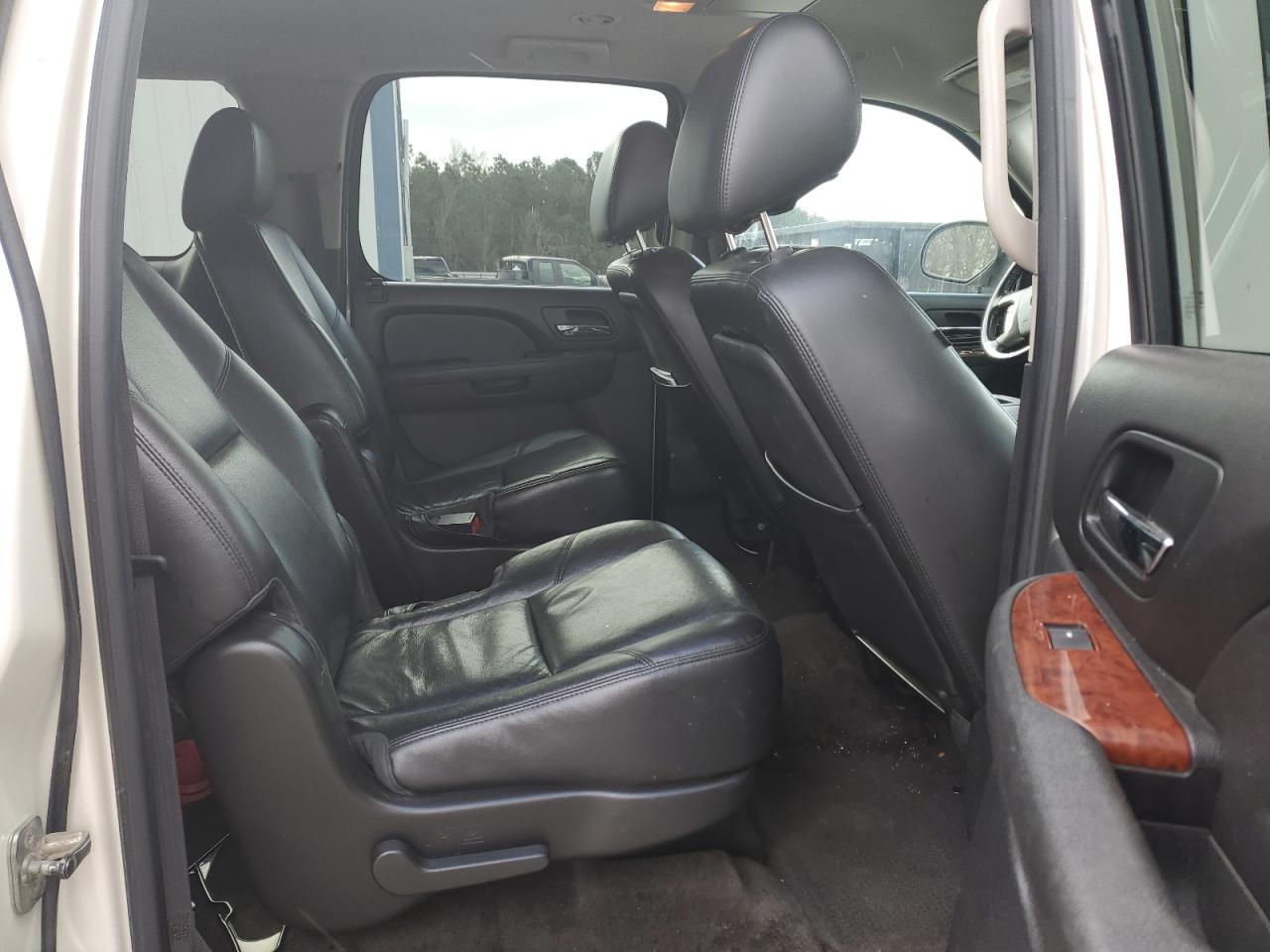 2012 GMC Yukon - Image 12
