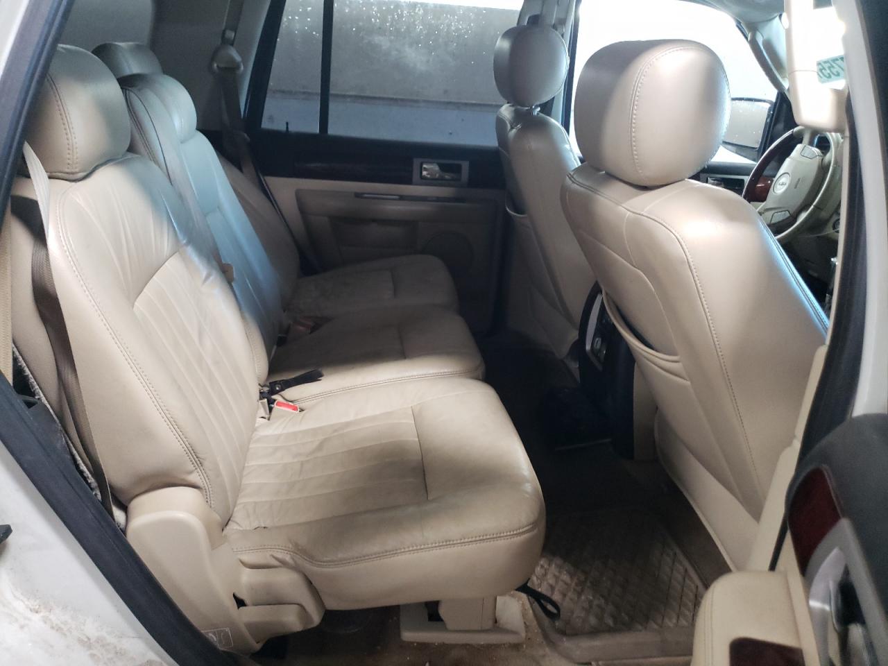 2006 Lincoln Navigator - Image 11