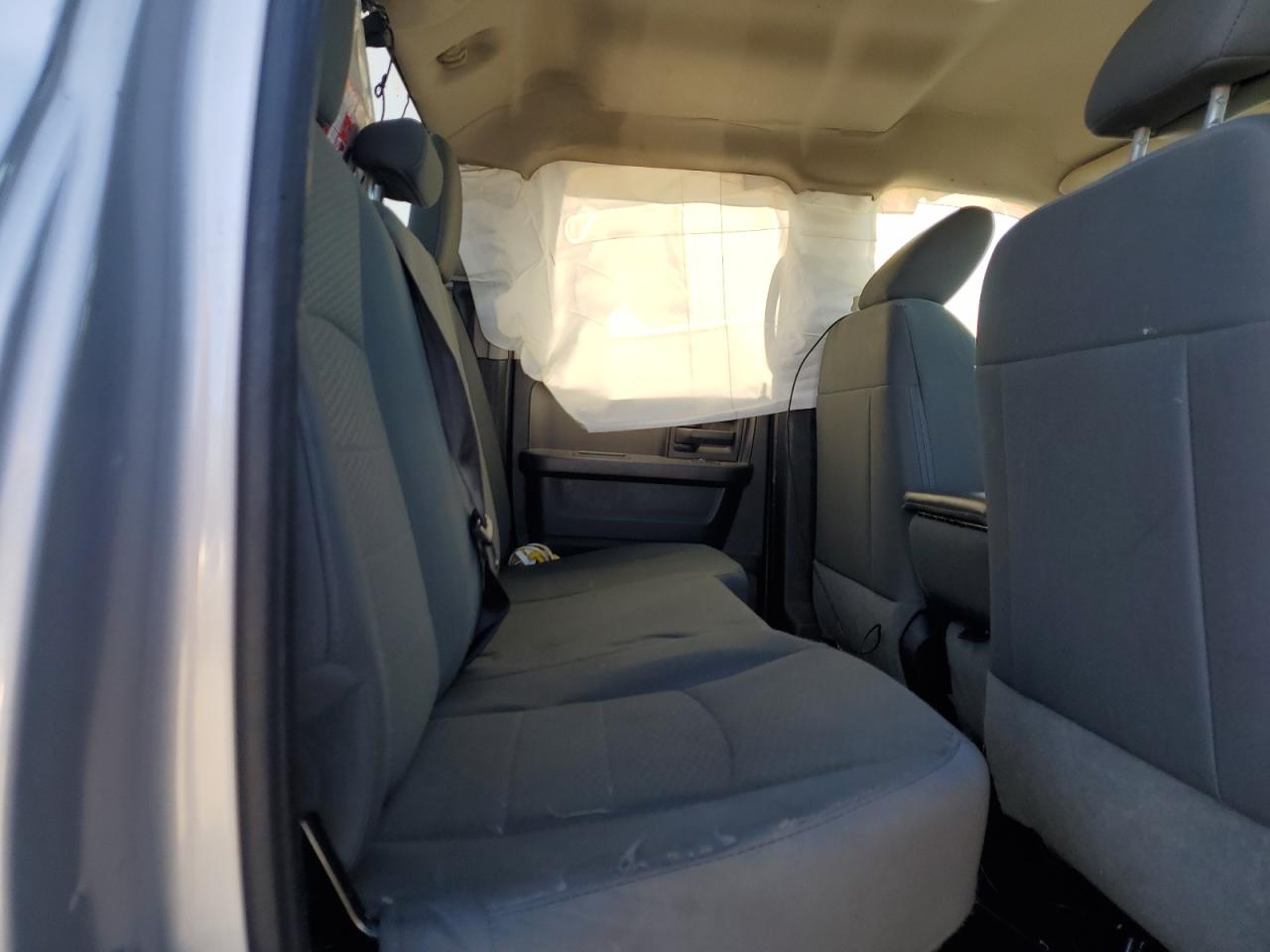 2016 RAM 1500 - Image 10
