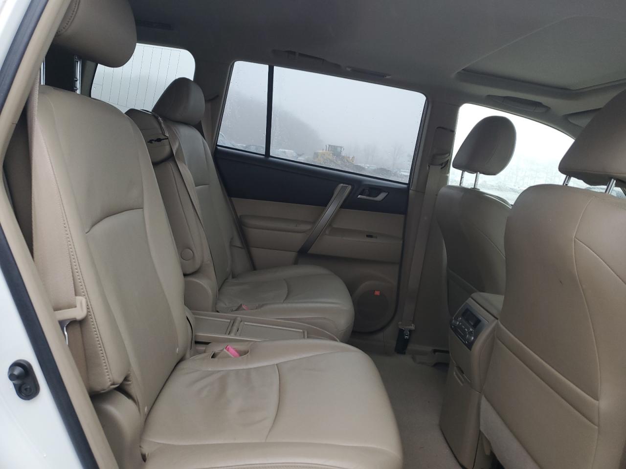 2009 Toyota Highlander - Image 11