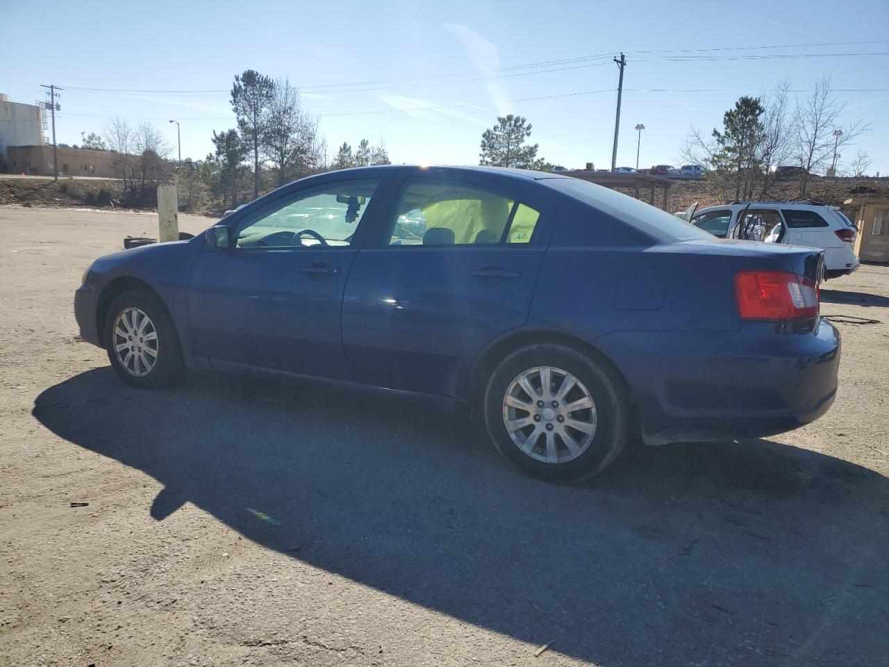 2009 Mitsubishi Galant - Image 2