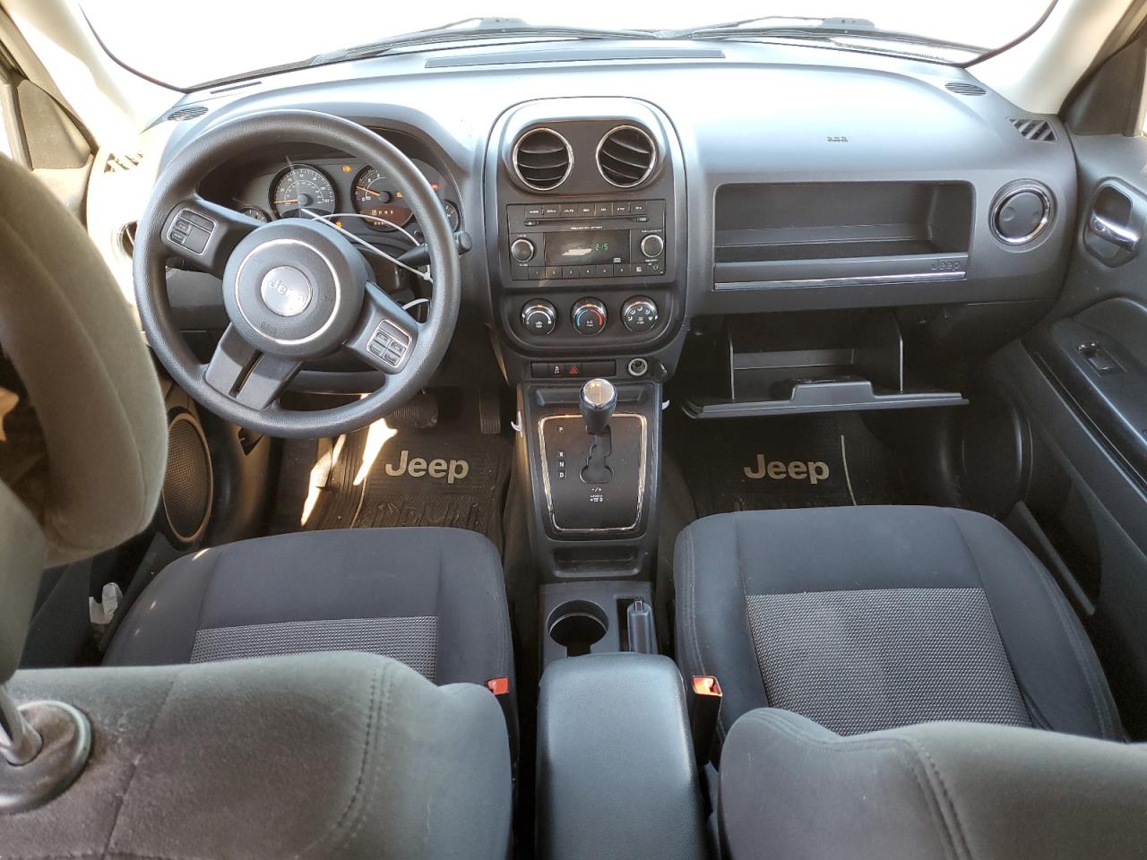 2014 Jeep Liberty (Patriot) - Image 8