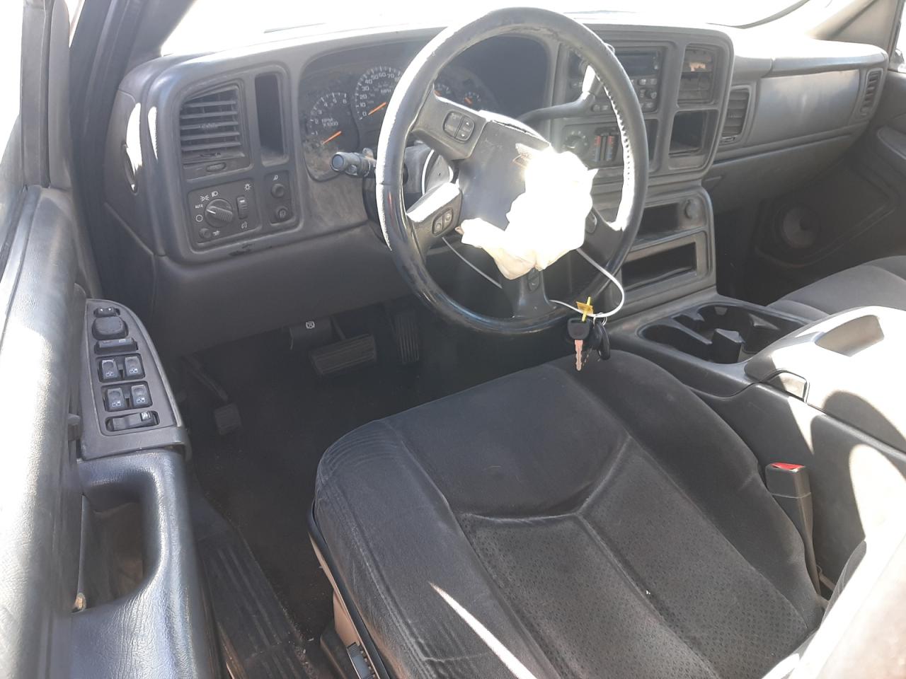 2005 Chevrolet Silverado - Image 8