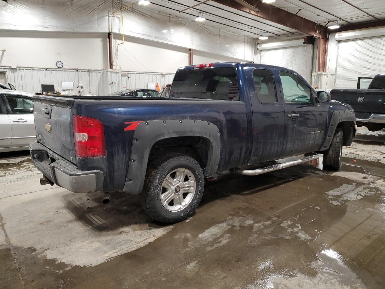 2010 Chevrolet Silverado - Image 3