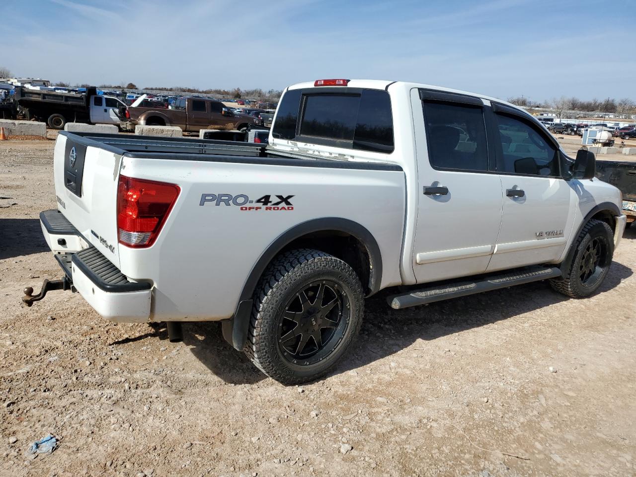 2011 Nissan Titan - Image 3