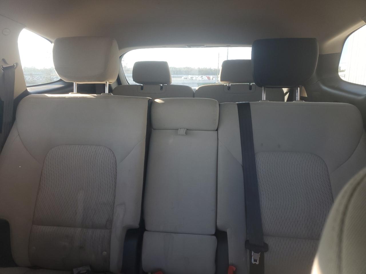2017 Hyundai Santa Fe - Image 10