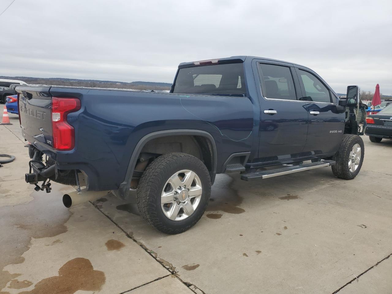 2022 Chevrolet Silverado - Image 3