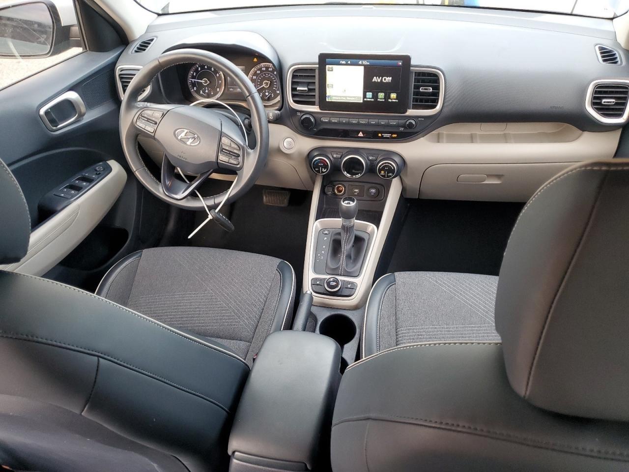 2020 Hyundai Venue - Image 8