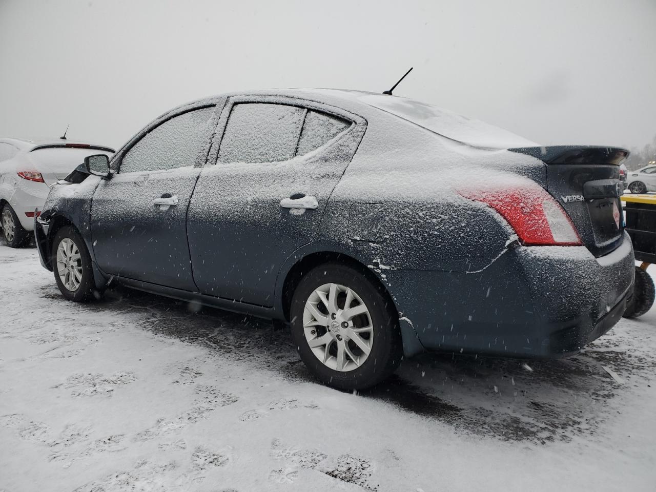2016 Nissan Versa - Image 2