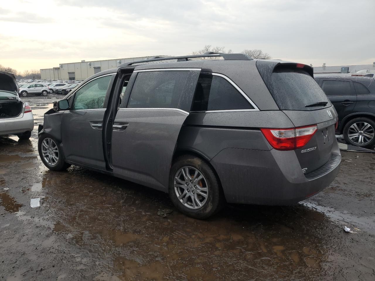 2013 Honda Odyssey - Image 2