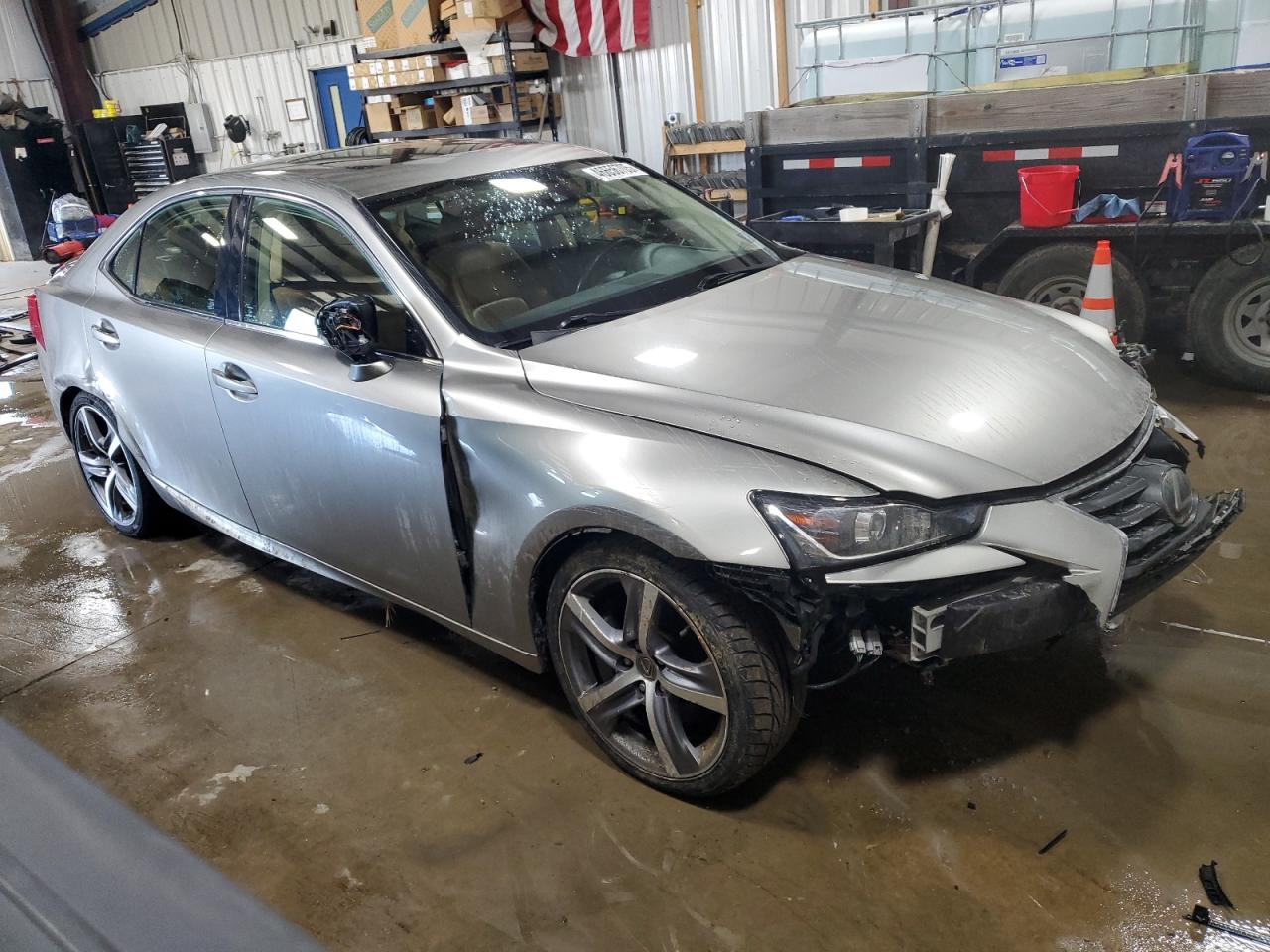 2017 Lexus IS - Image 4