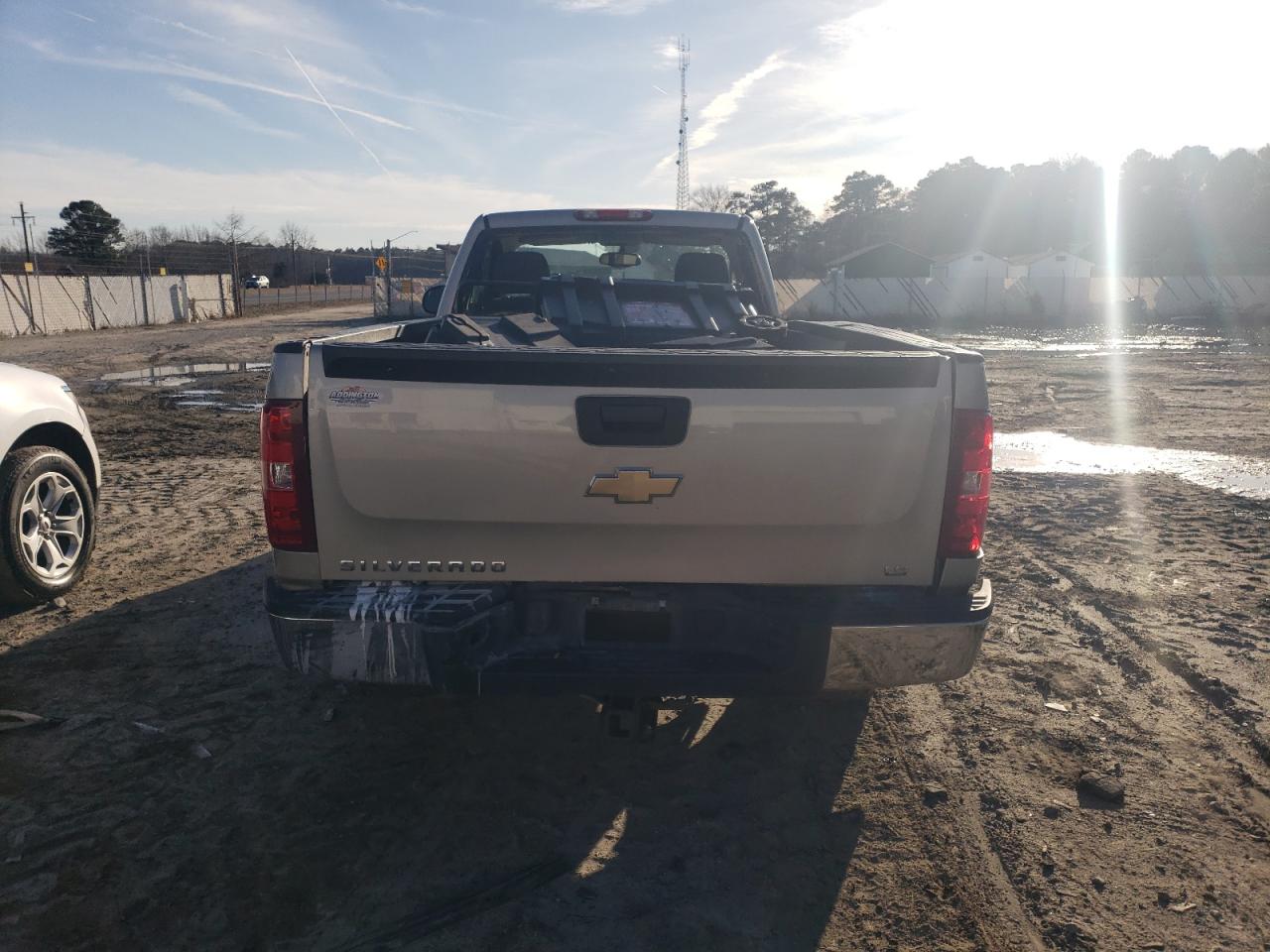 2007 Chevrolet Silverado - Image 6