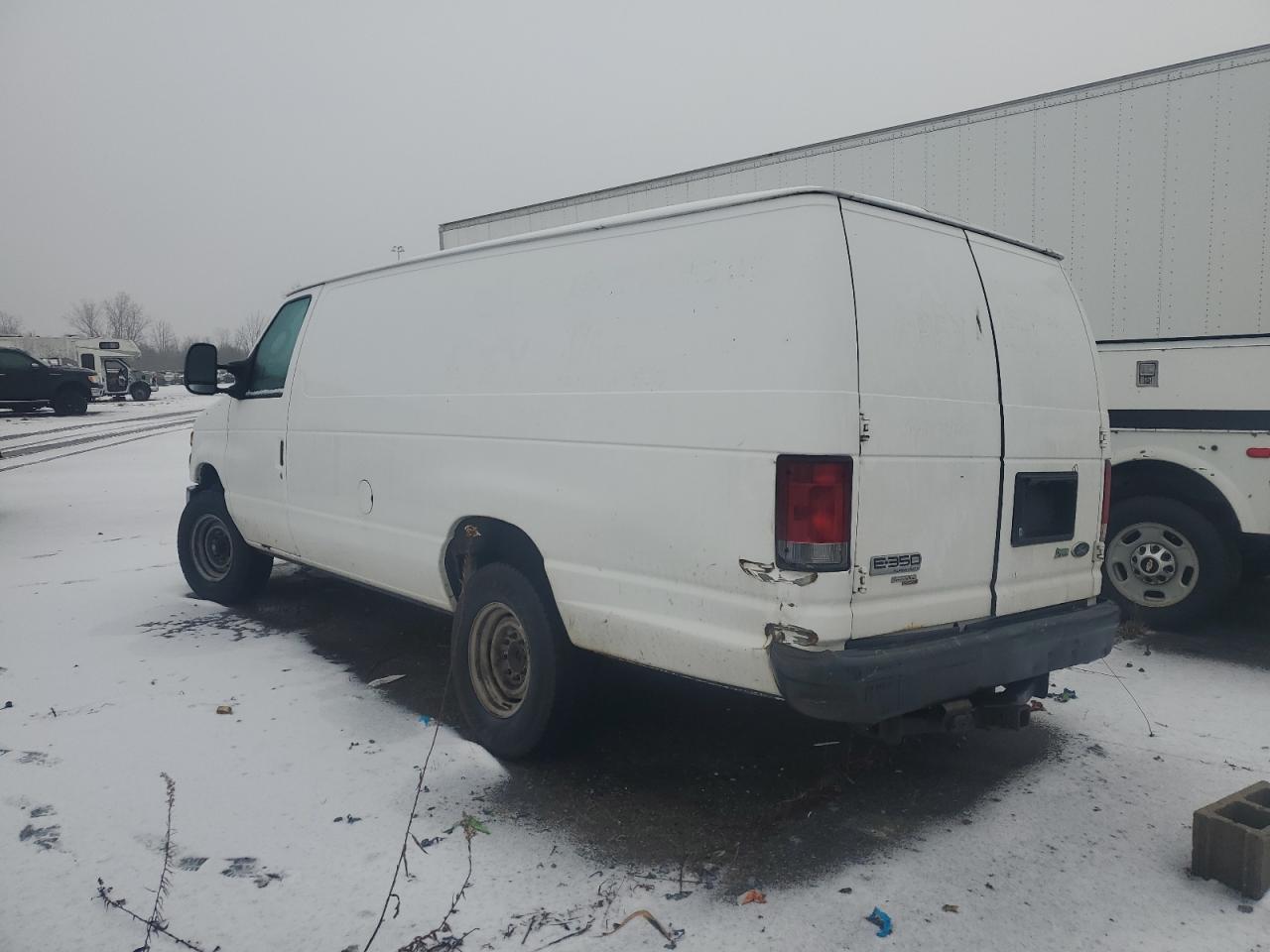 2011 Ford Econoline - Image 2