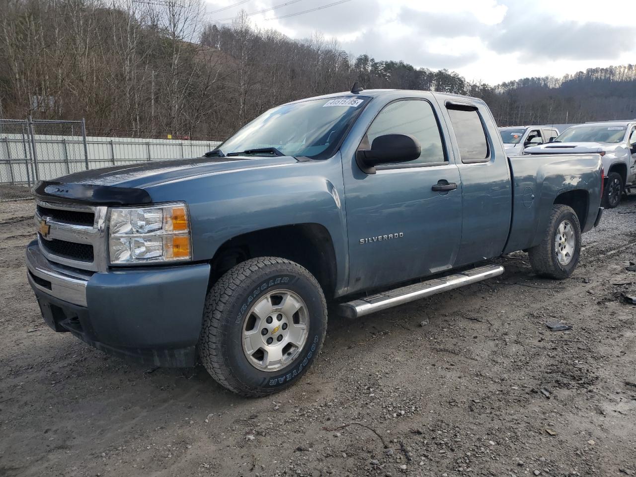 2011 Chevrolet Silverado - Image 1