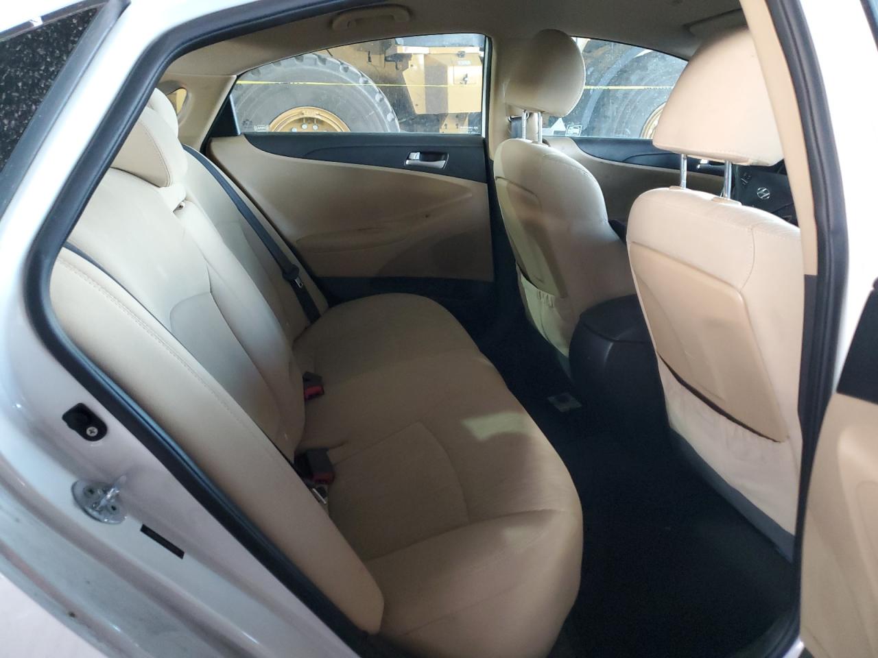 2012 Hyundai Sonata - Image 10