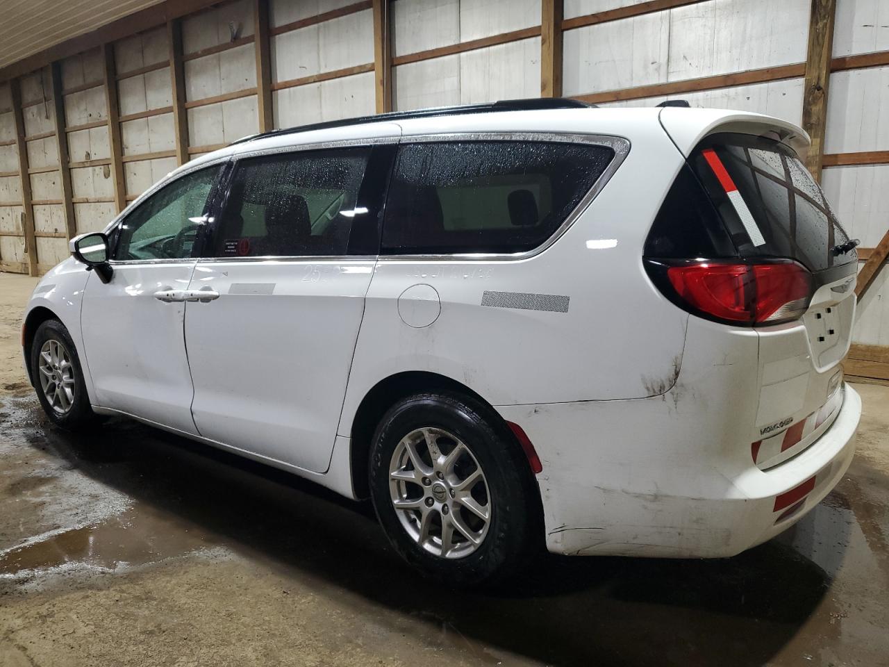 2021 Chrysler Voyager - Image 2