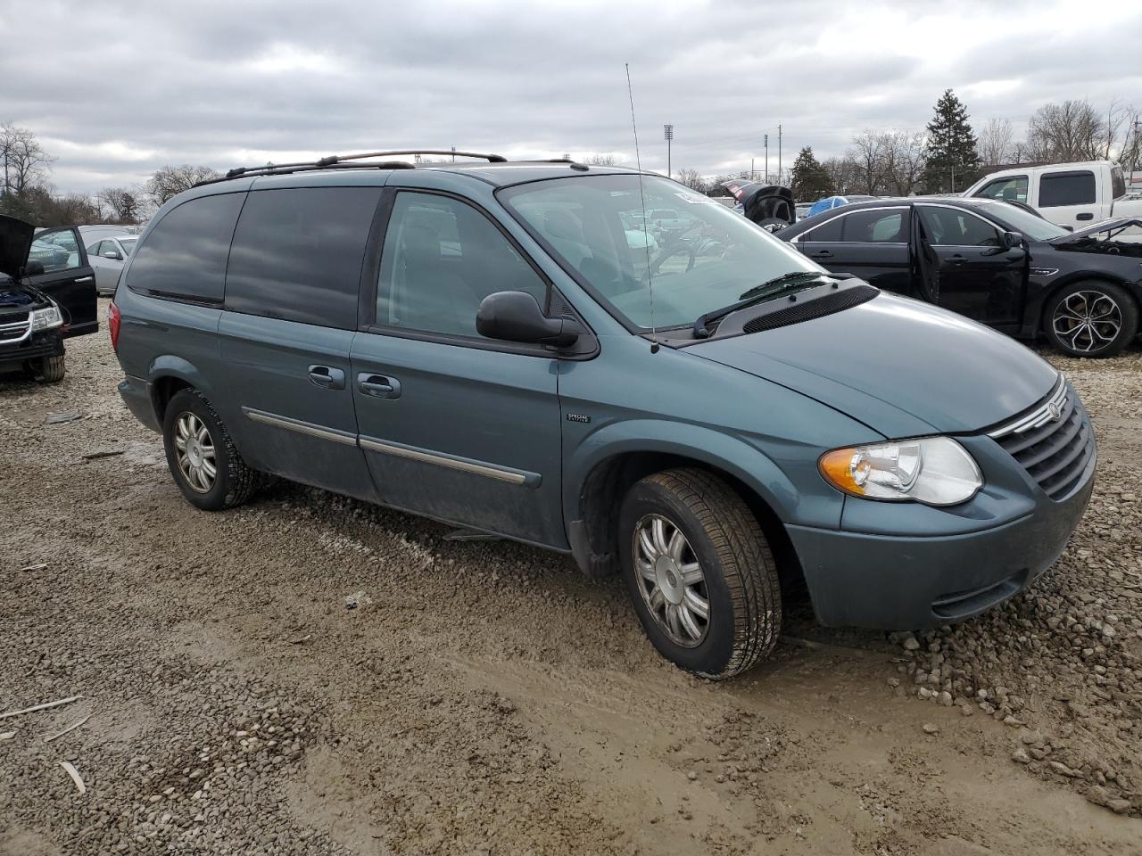 2007 Chrysler Town & Country - Image 4