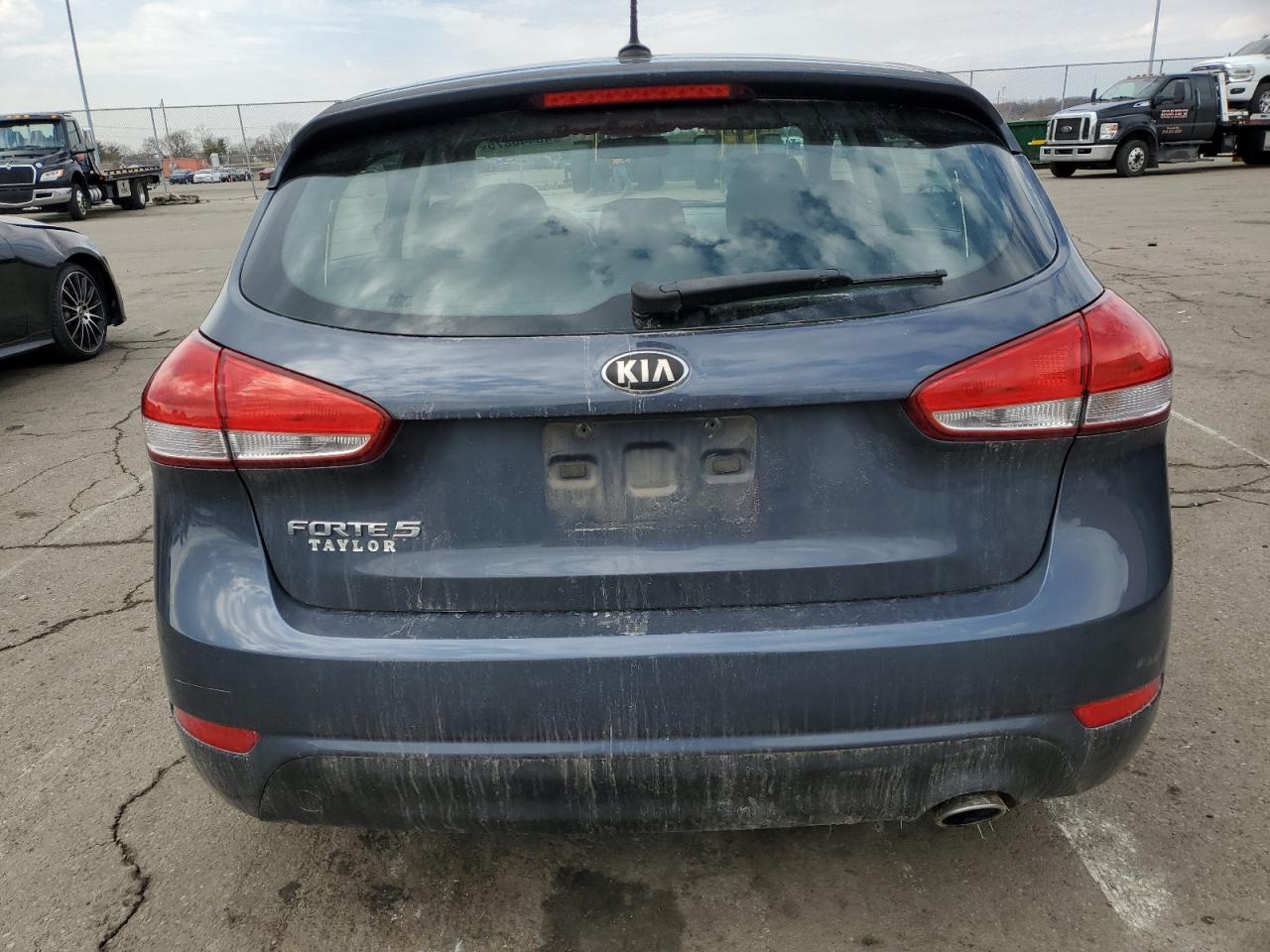 2016 Kia Forte - Image 6