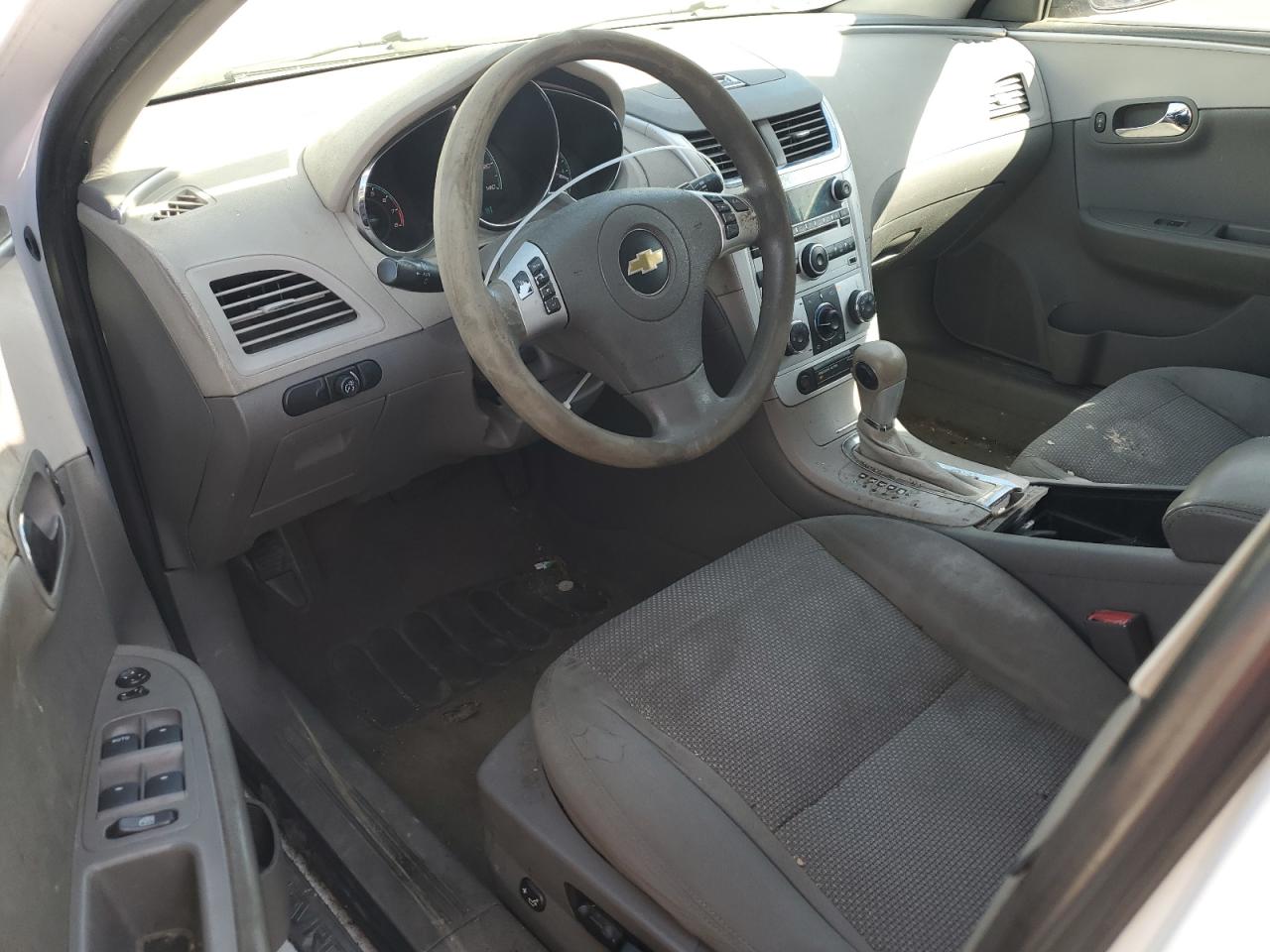 2011 Chevrolet Malibu - Image 8